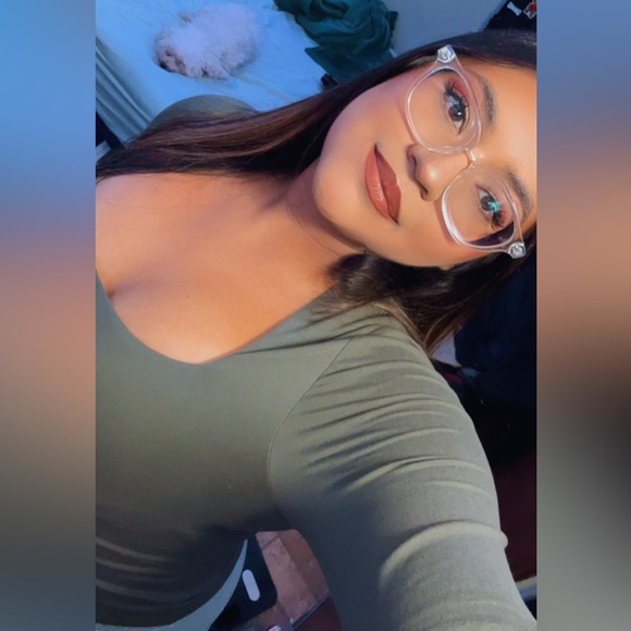 Hey Kitties 💕 - Picture 2 of 3